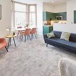 Host & Stay - Beach View