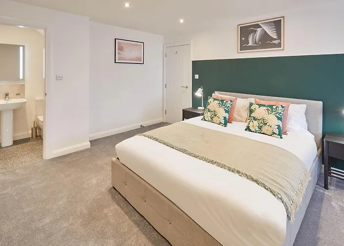 Host & Stay - Beach View