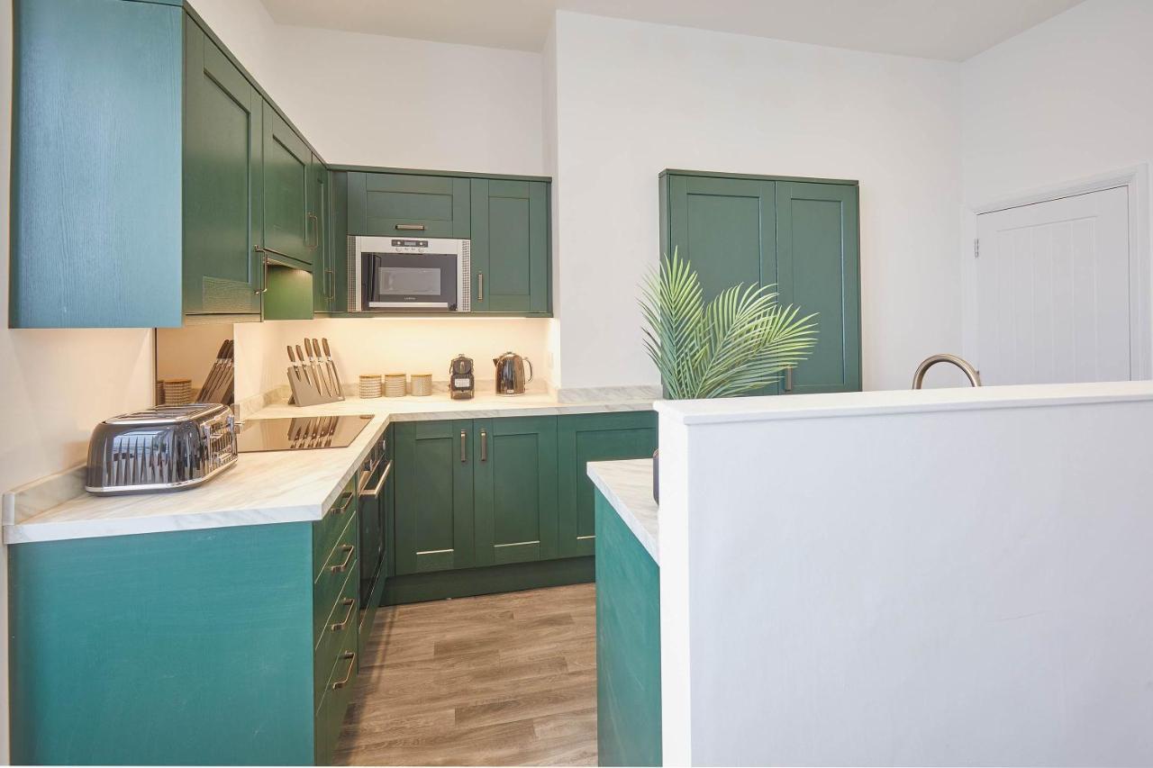 Apartment Host & - View *