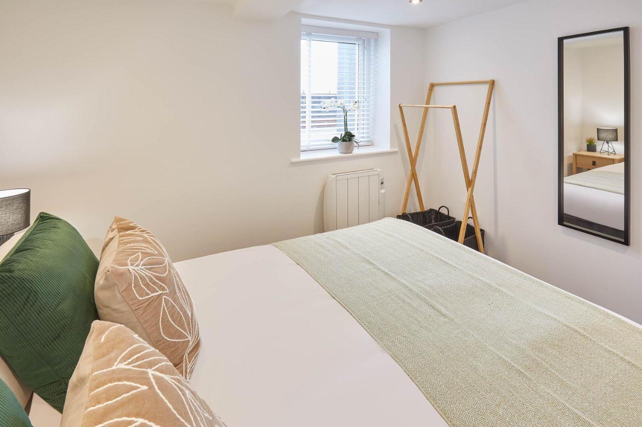 Host & - View Apartment Whitby